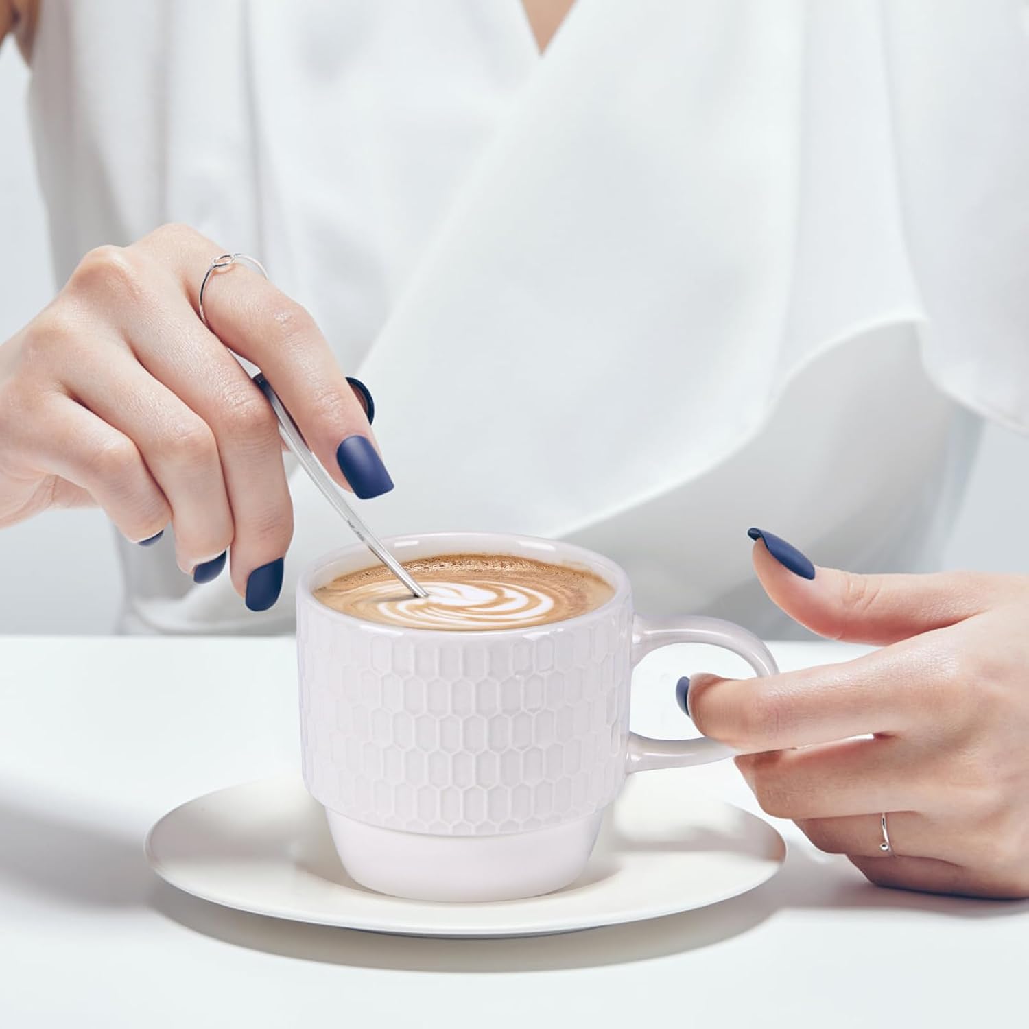 EYMPEU Kaffeetassen-Set – 6 elegante Bone-China-Tassen à 300 ml im Geschenkset