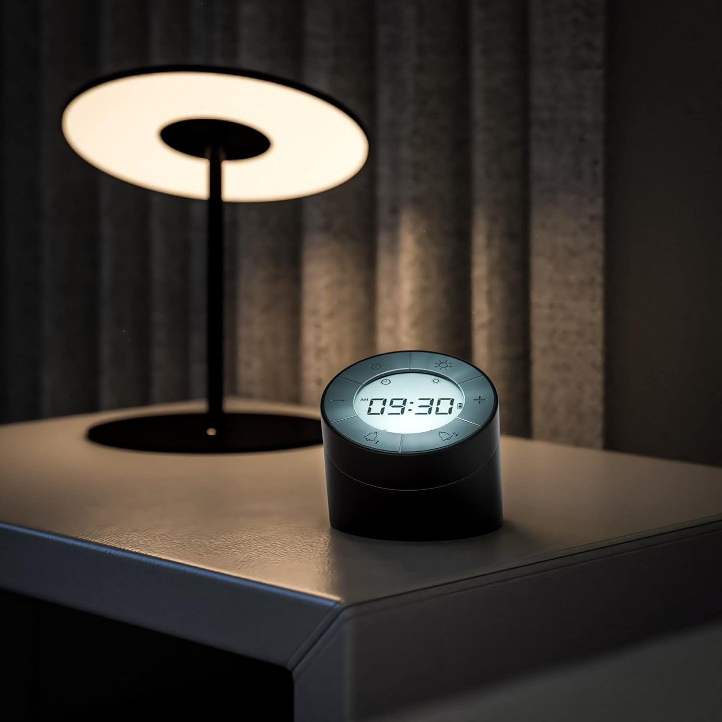 Designer Digitalwecker mit Nachtlicht, Zwei Weckzeiten, Schlummerfunktion uvm. * Schwarz * Neuware