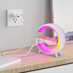 Intelligente 4-in-1 LED-Nachttischlampe mit Bluetooth-Lautsprecher & kabelloser Ladestation