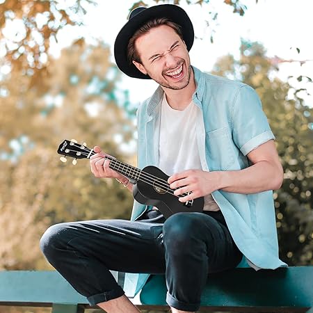 Strong Wind Sopran Ukulele 21 Zoll Lindenholz Ukulelen für Anfänger Vier Saiten Hawaii Gitarre Ukulele für Erwachsene Jugendliche, Schwarz
