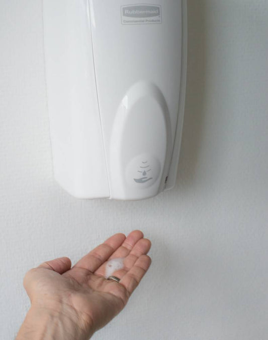 rubbermaid AutoFoam weiß Desinfektionsmitelspender Sensor
