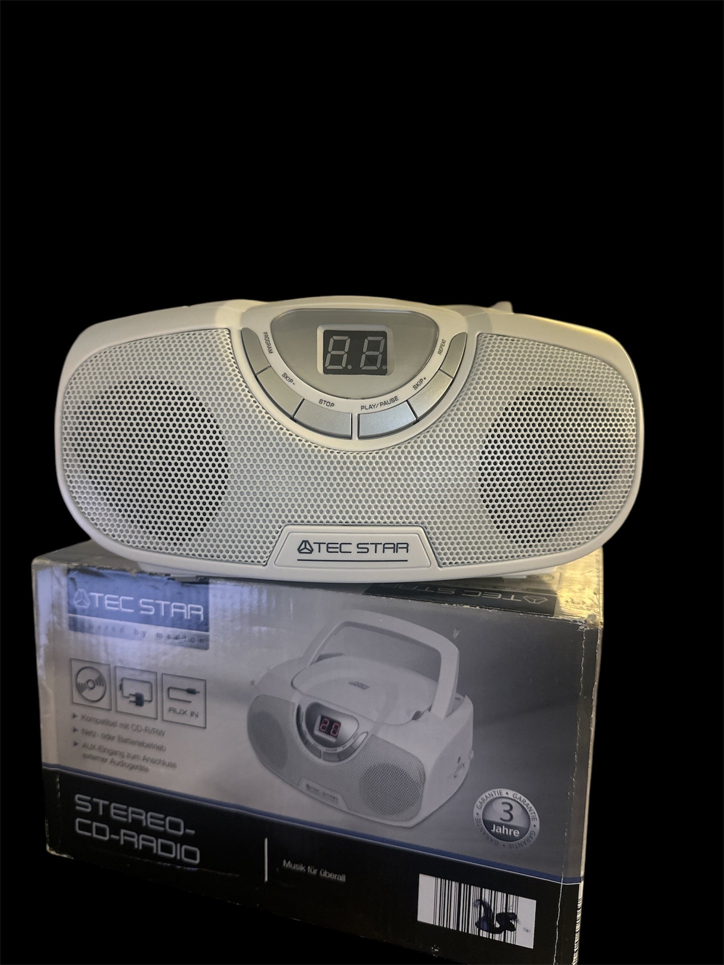 TEC Star Radio MD 84742 Stereo-CD/MP3-Player,Radio, AUX uvm. *Weiß * 9 W * Made İn Germany