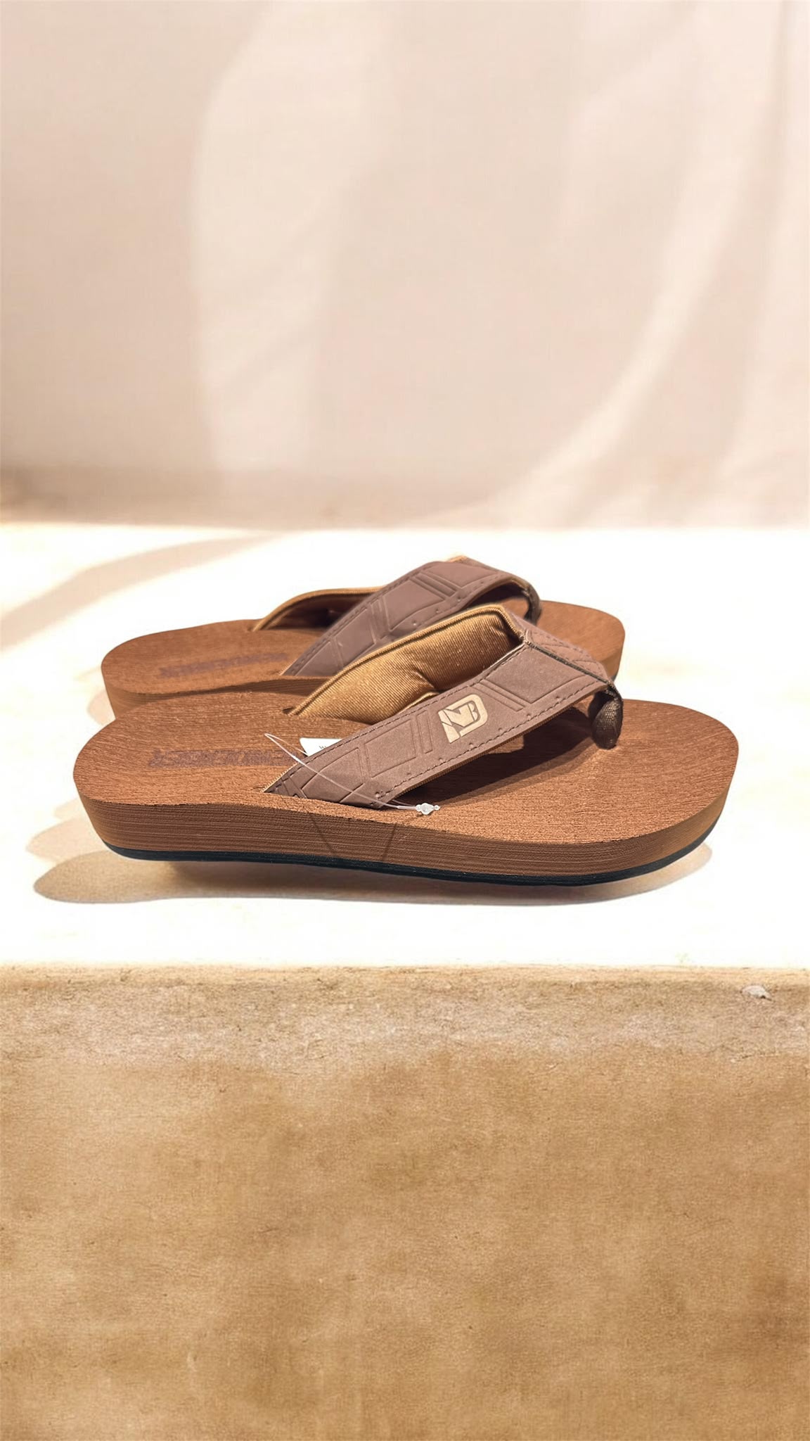 Newdenber Unisex Flip-Flops – Braun – Größe 40